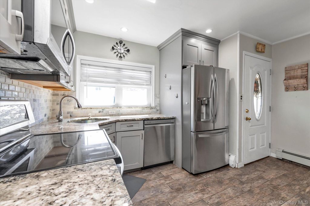 157 Land Lane, Westbury, NY 11590 — photo 3