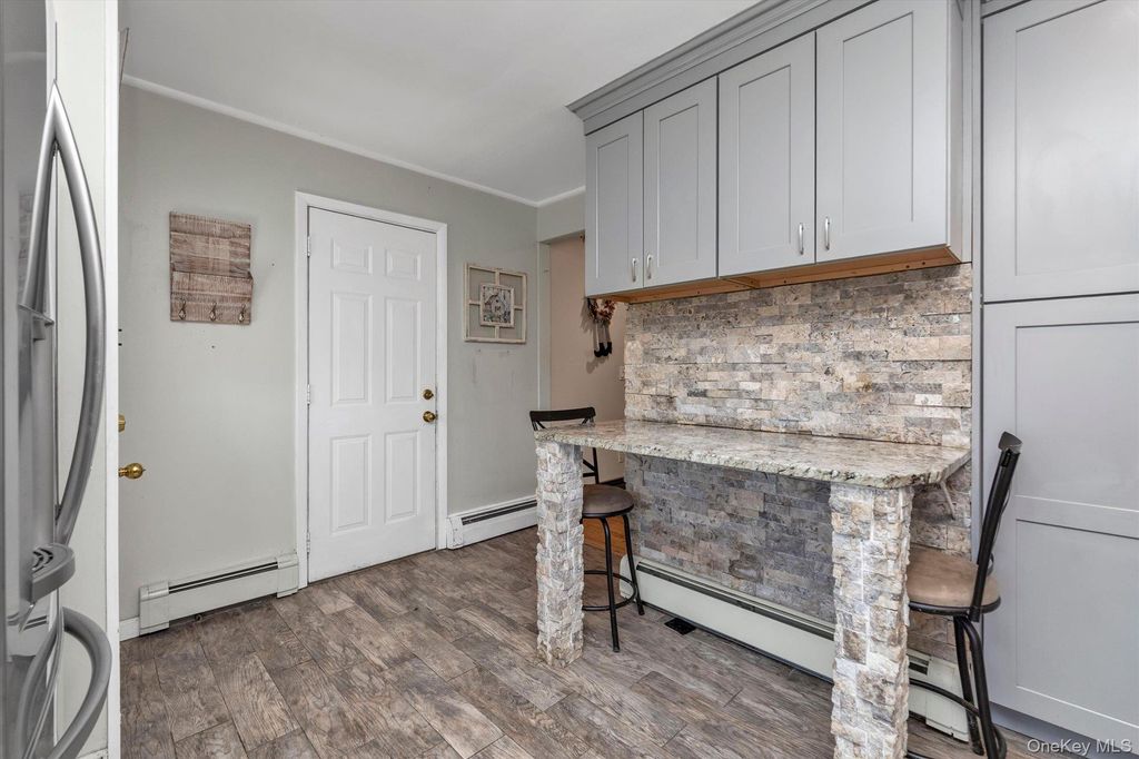 157 Land Lane, Westbury, NY 11590 — photo 4