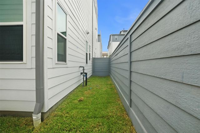1811 Mills Street, Houston, TX 77026