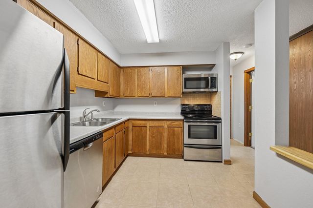 221 Grand Ave W 115, South Saint Paul, MN 55075