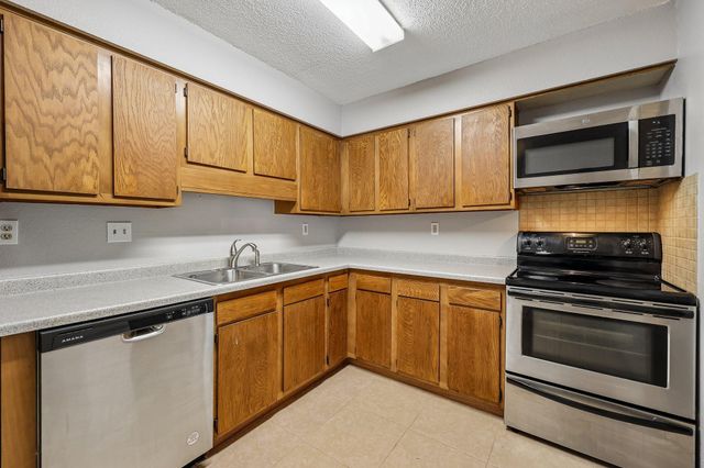 221 Grand Ave W 115, South Saint Paul, MN 55075