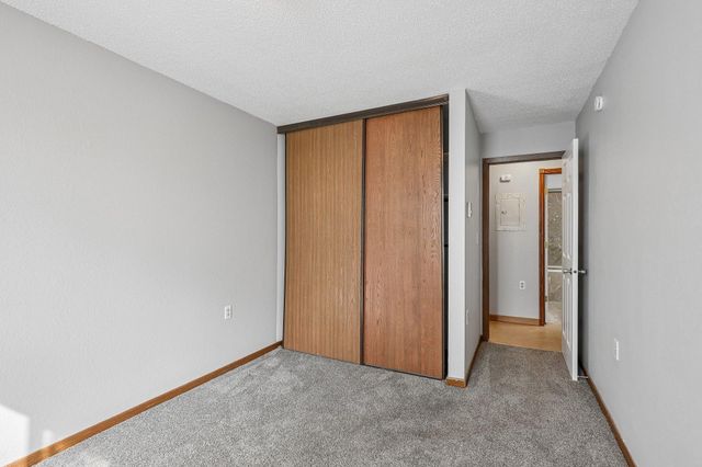 221 Grand Ave W 115, South Saint Paul, MN 55075