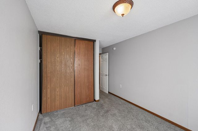 221 Grand Ave W 115, South Saint Paul, MN 55075