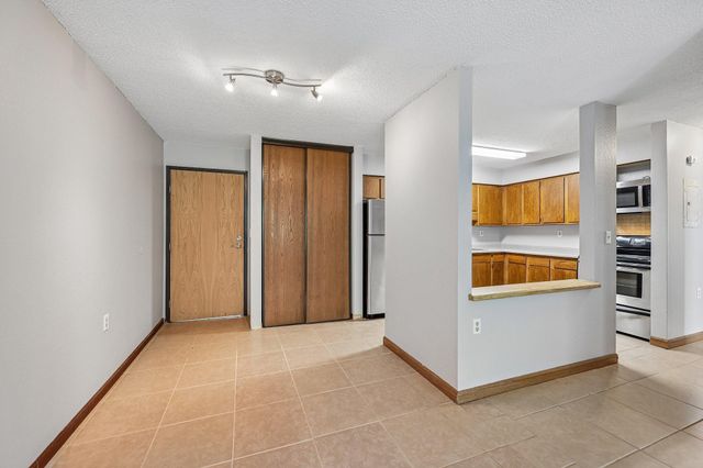 221 Grand Ave W 115, South Saint Paul, MN 55075