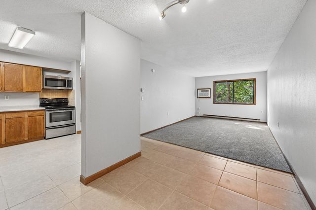 221 Grand Ave W 115, South Saint Paul, MN 55075