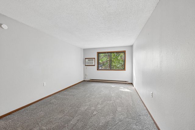 221 Grand Ave W 115, South Saint Paul, MN 55075