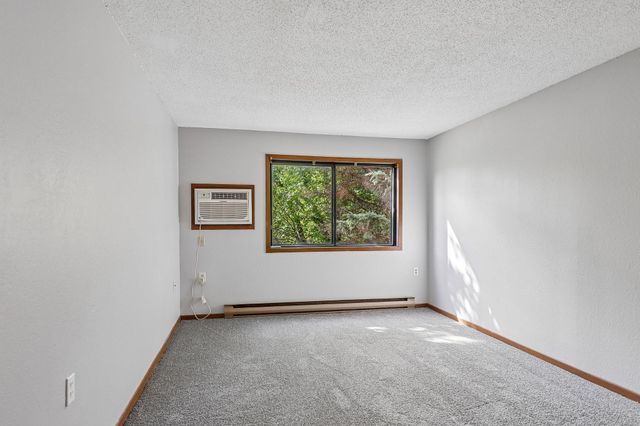 221 Grand Ave W 115, South Saint Paul, MN 55075