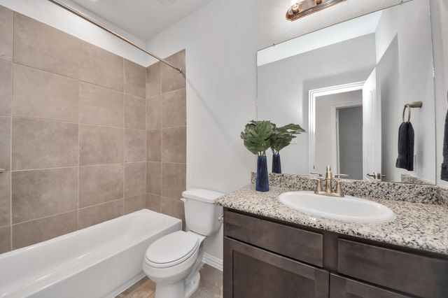 101 Bayou Bend Court, Angleton, TX 77515