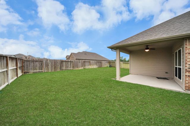 101 Bayou Bend Court, Angleton, TX 77515