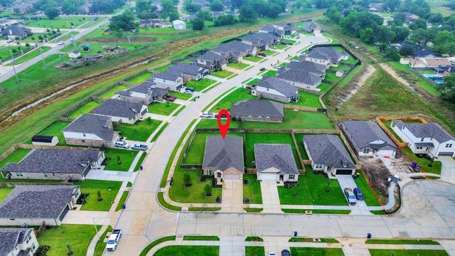 101 Bayou Bend Court, Angleton, TX 77515