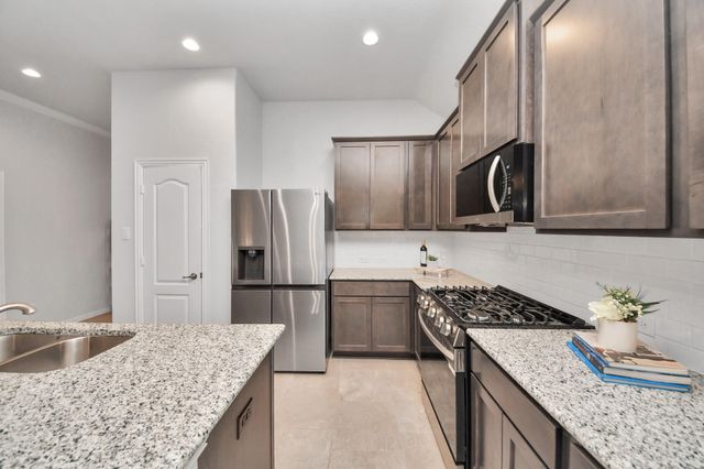 101 Bayou Bend Court, Angleton, TX 77515