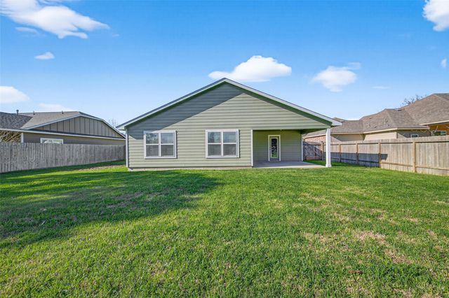 255 Mossy Meadow Drive, West Columbia, TX 77486