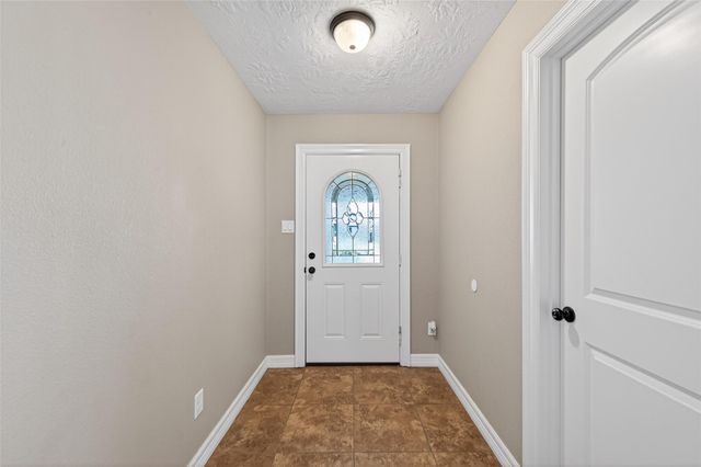 255 Mossy Meadow Drive, West Columbia, TX 77486