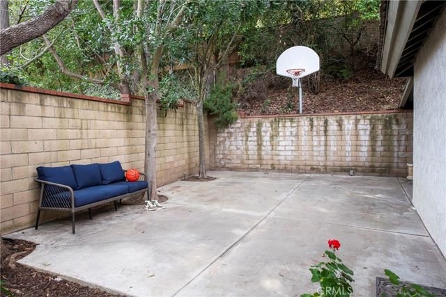 29528 Ridgeway, Agoura Hills, CA 91301