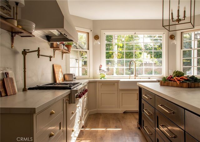 29528 Ridgeway, Agoura Hills, CA 91301