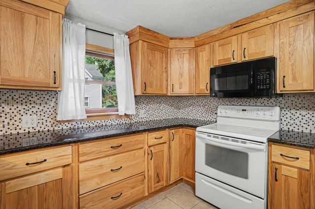 1538 W 32nd Street, Holland, MI 49423