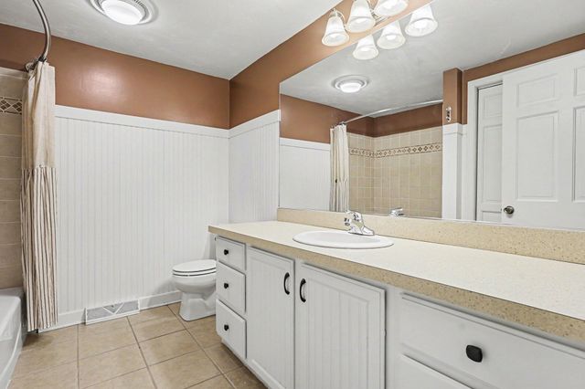 1538 W 32nd Street, Holland, MI 49423