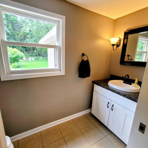 1538 W 32nd Street, Holland, MI 49423