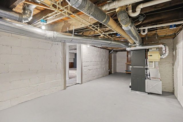 1538 W 32nd Street, Holland, MI 49423