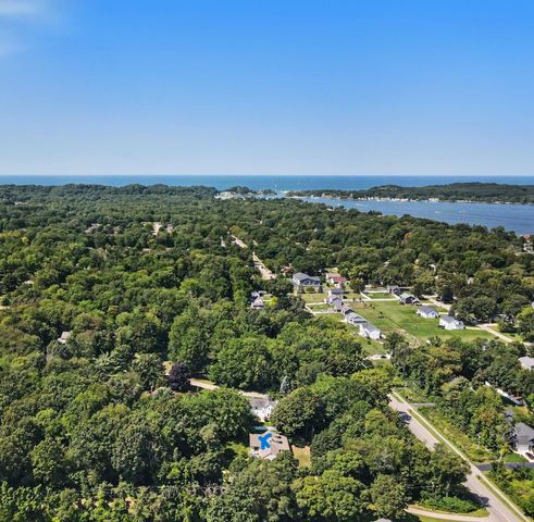 1538 W 32nd Street, Holland, MI 49423