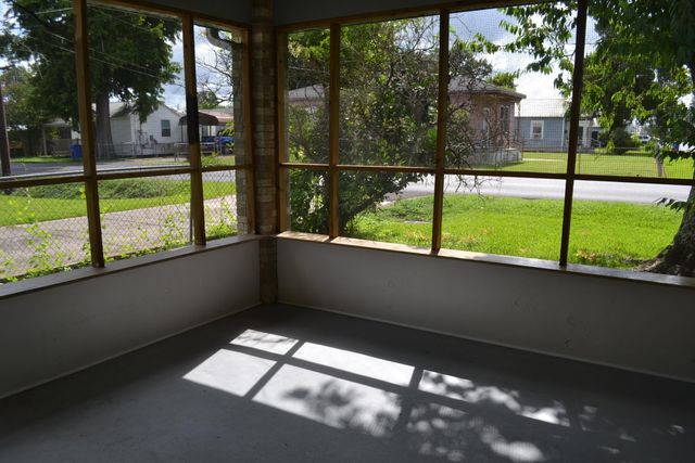 702 Coulon Rd, Thibodaux, LA 70301