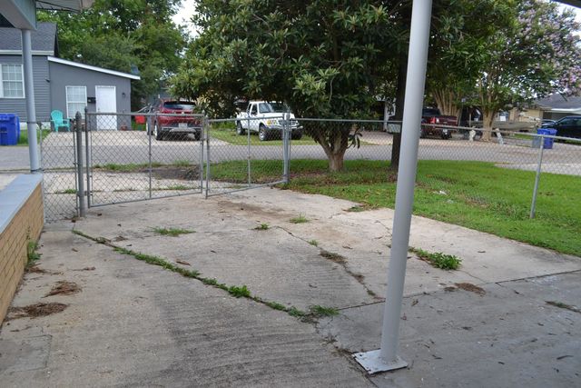 702 Coulon Rd, Thibodaux, LA 70301