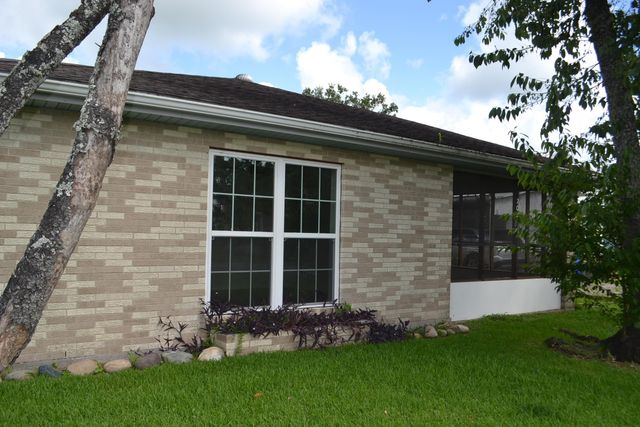 702 Coulon Rd, Thibodaux, LA 70301