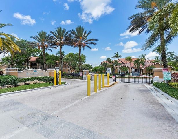 8761 Wiles Rd 306, Coral Springs, FL 33067