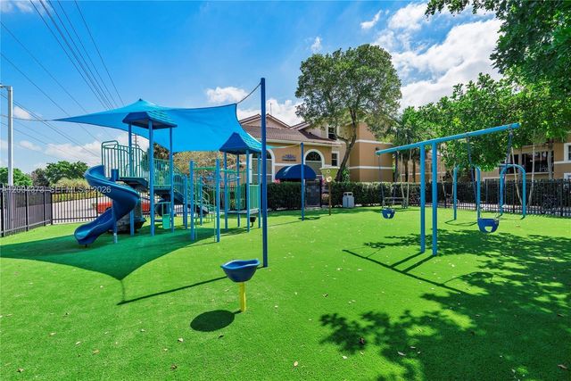 8761 Wiles Rd 306, Coral Springs, FL 33067