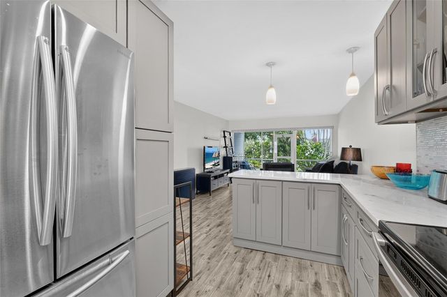 2155 WOOD STREET A22, Sarasota, FL 34237