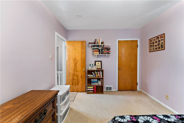 53 Fountain St, Crafton, PA 15205