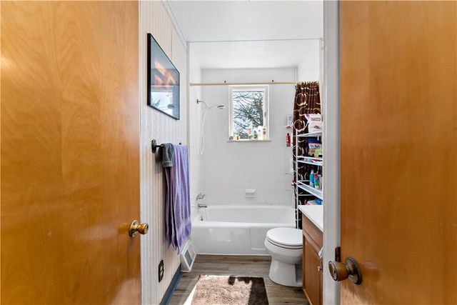 53 Fountain St, Crafton, PA 15205