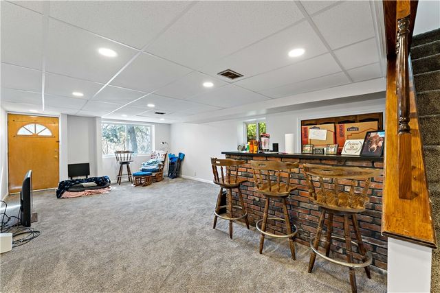 53 Fountain St, Crafton, PA 15205