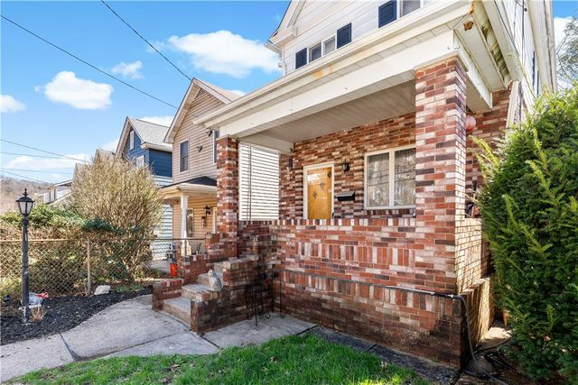 53 Fountain St, Crafton, PA 15205