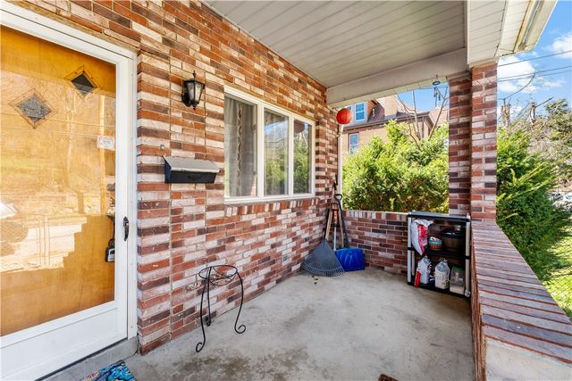 53 Fountain St, Crafton, PA 15205