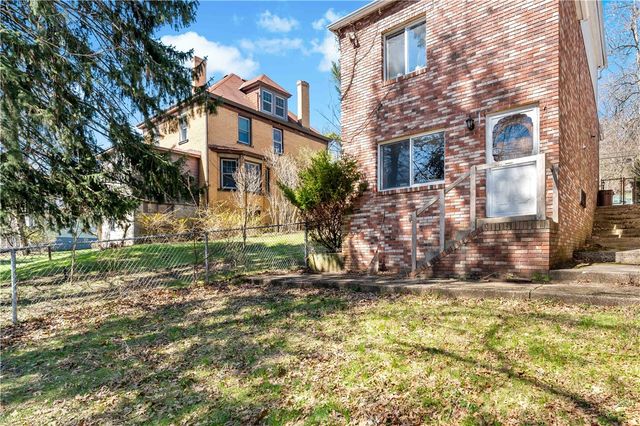 53 Fountain St, Crafton, PA 15205