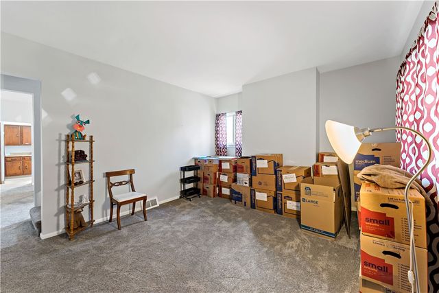 53 Fountain St, Crafton, PA 15205