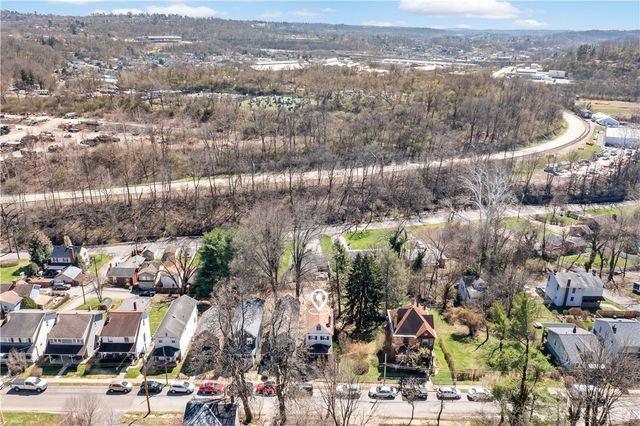 53 Fountain St, Crafton, PA 15205