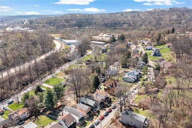 53 Fountain St, Crafton, PA 15205