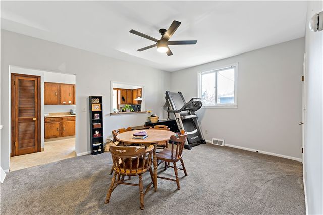 53 Fountain St, Crafton, PA 15205