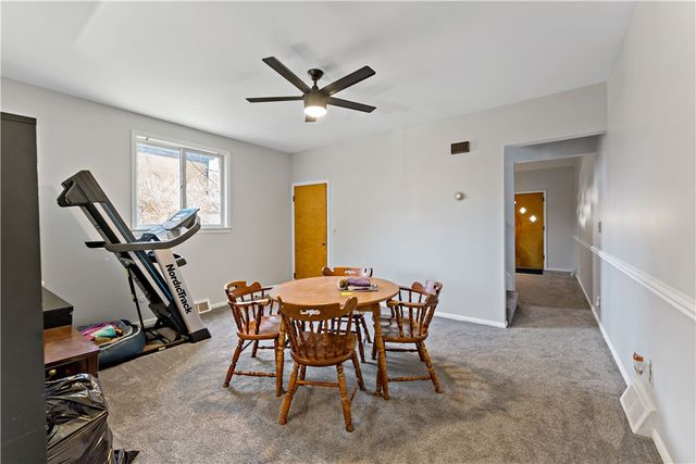 53 Fountain St, Crafton, PA 15205