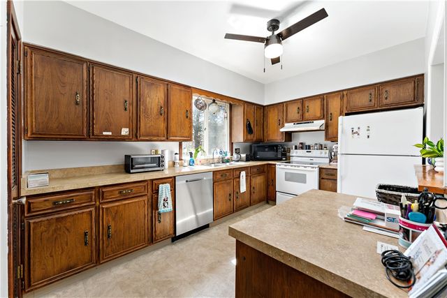 53 Fountain St, Crafton, PA 15205