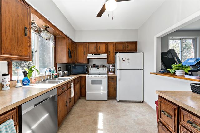 53 Fountain St, Crafton, PA 15205