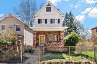 53 Fountain St, Crafton, PA 15205