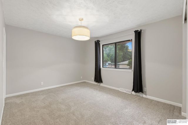 13917 Monroe Street, Omaha, NE 68137