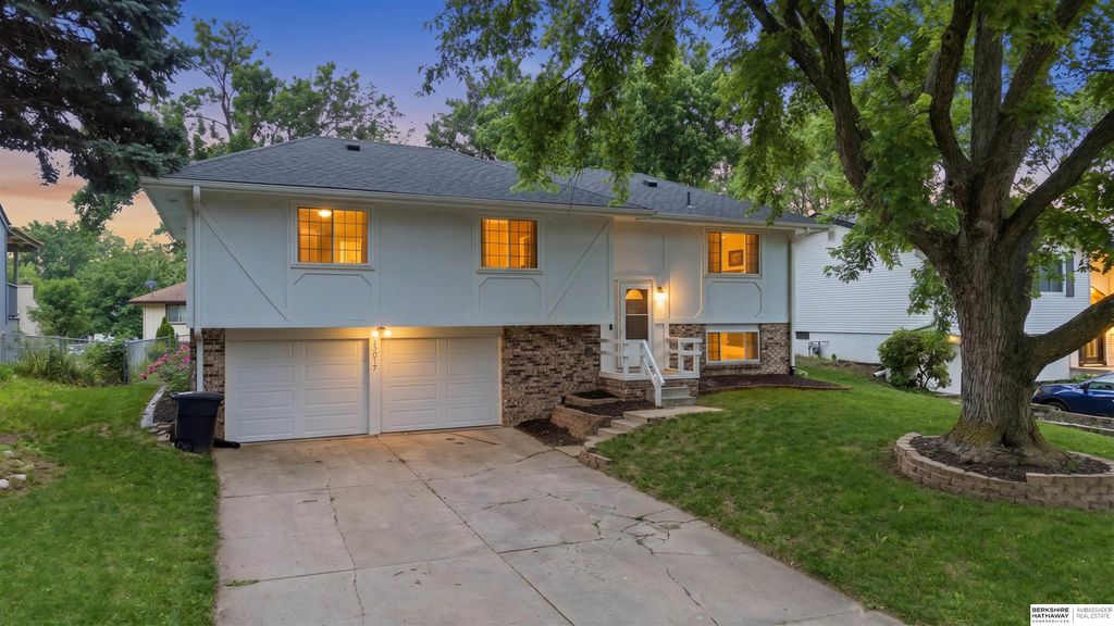 13917 Monroe Street, Omaha, NE 68137