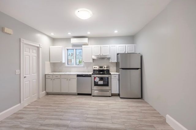 24 Elm St 1, Andover, MA 01810