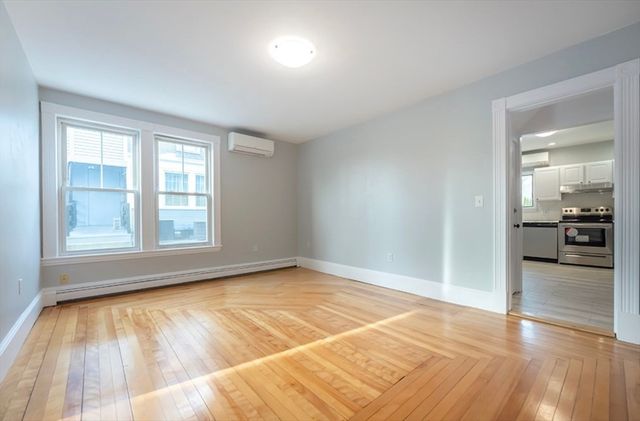 24 Elm St 1, Andover, MA 01810