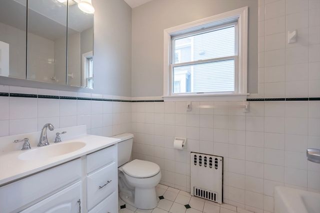 24 Elm St 1, Andover, MA 01810