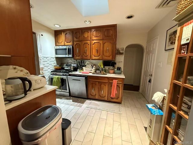 6447 215th Street, Oakland Gardens, NY 11364